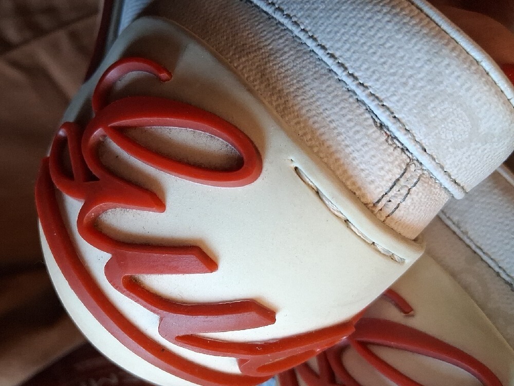 Gucci White Canvas Sneakers with Red and Navy Stripe - Picture 7 of 8